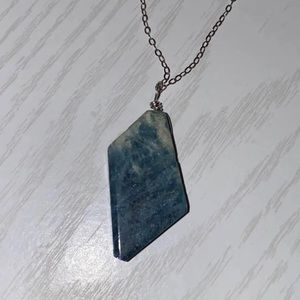 NWOT Raw Aquamarine 16 inch sterling silver necklace.